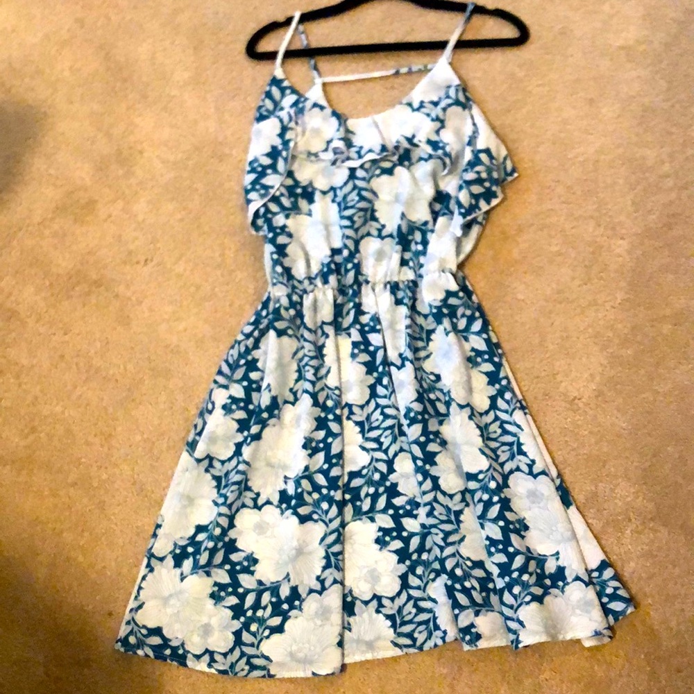 Adorable floral dress with ruffle detail